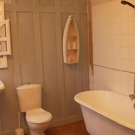 Chambres D'hotes Le Chateau Des Requetes 3*