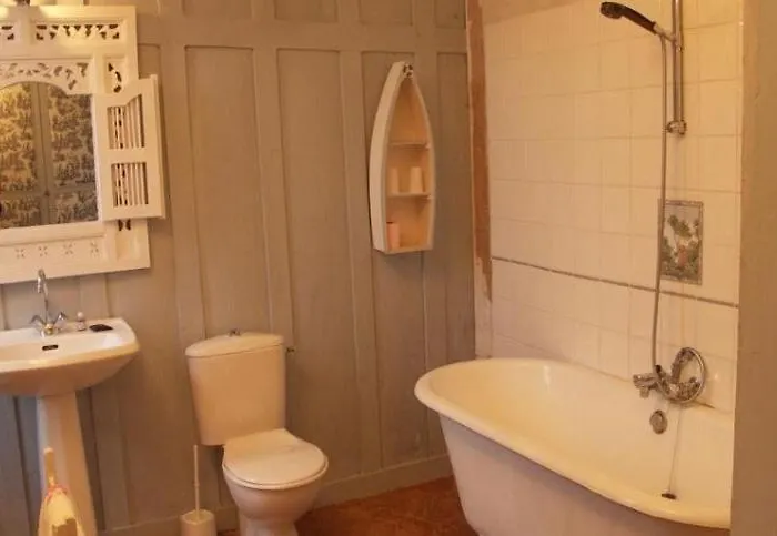 Chambres D'hotes Le Chateau Des Requetes 3*