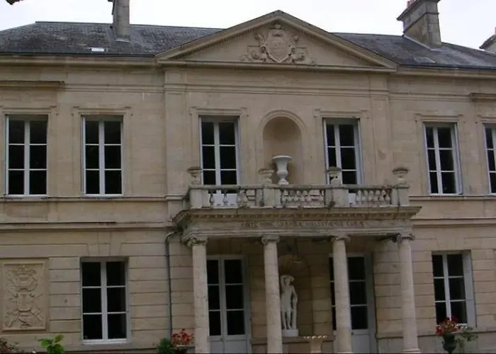 Chambres D'hotes Le Chateau Des Requetes Bed & Breakfast 3*