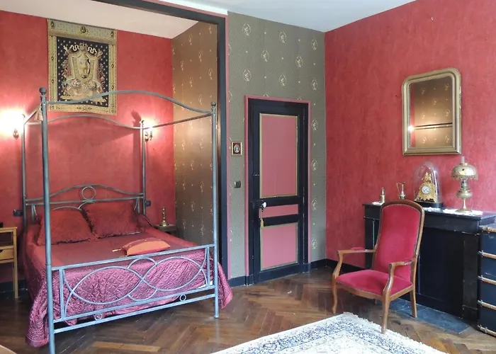 Chambres D'hotes Le Chateau Des Requetes Bed & Breakfast